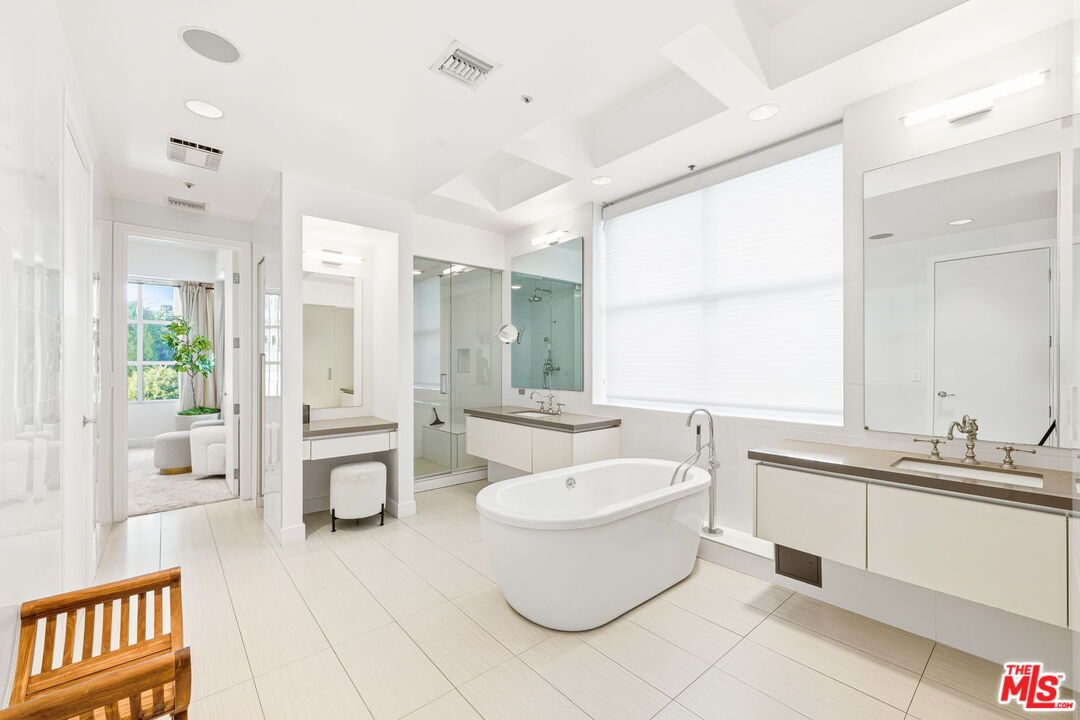 Bathroom, Dual Sink Vanities, Free Standing Baths, Interior, Recessed Lighting