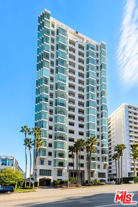 Exterior, Facade, Condo Building