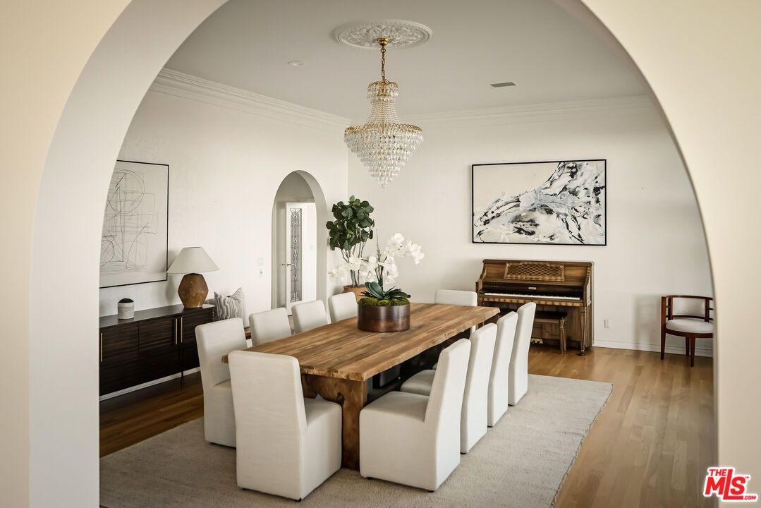 Chandelier, Dining room, Interior, Piano, Recessed Lighting, Wood Texture Flooring