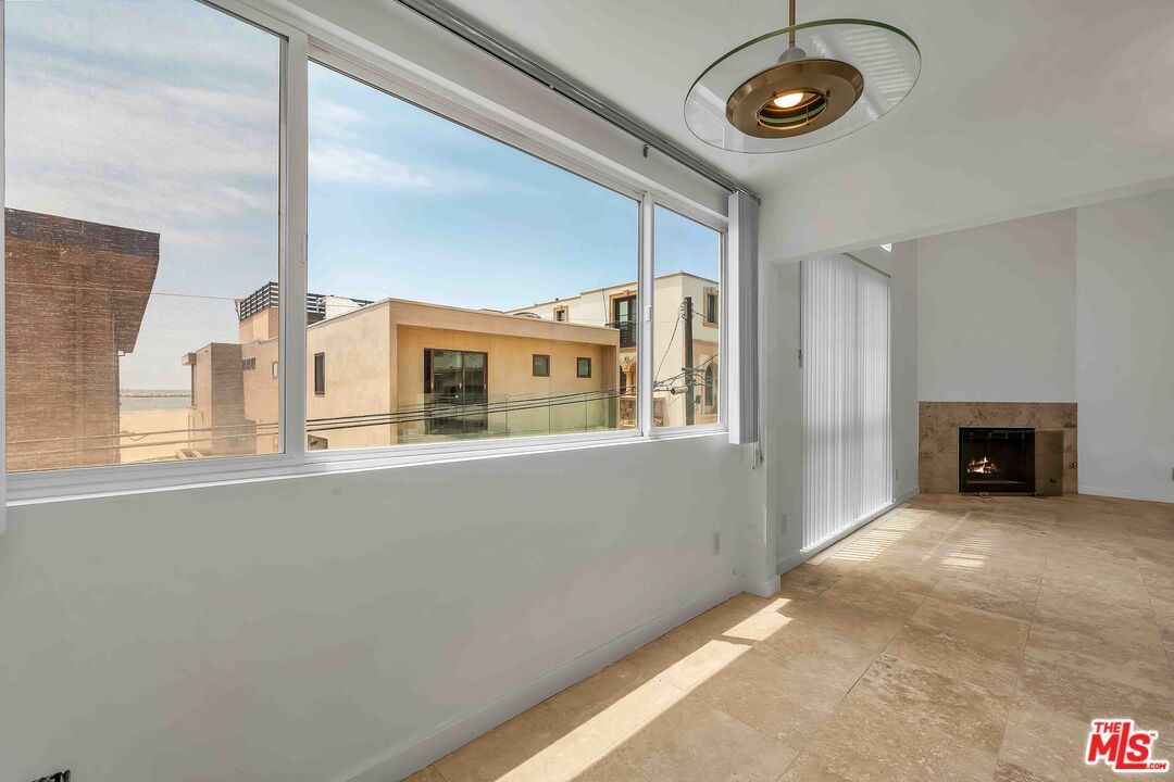 Fireplace, Interior, Pendant Lights