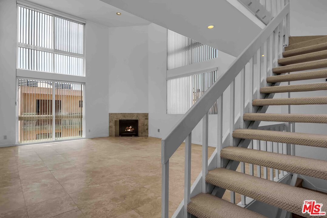 Fireplace, Interior, Recessed Lighting