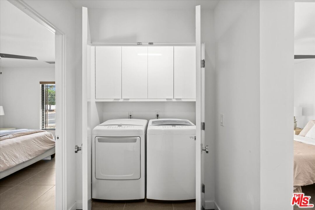 Bedroom, Interior, Washer
