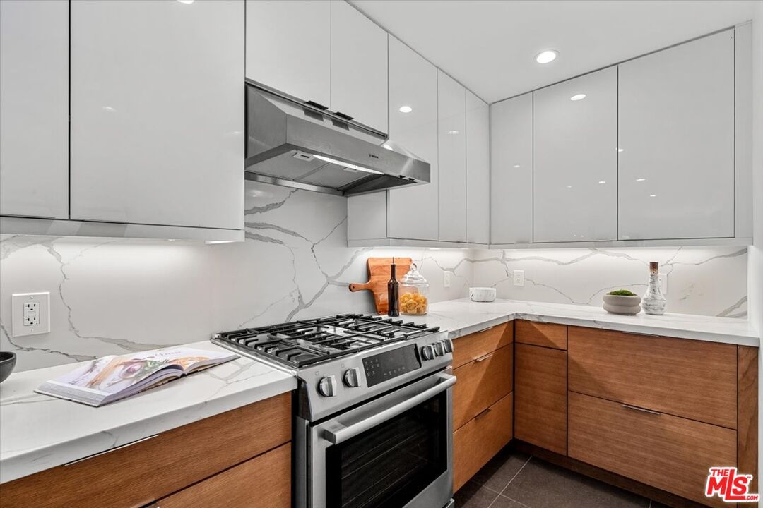 Interior, Kitchen, Marble Walls, Recessed Lighting