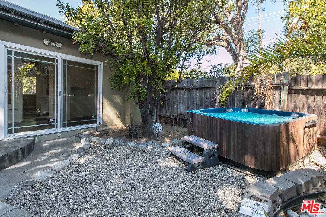 Exterior, Hot Tub