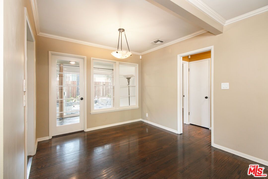 Empty room, Interior, Pendant Lights, Wood Texture Flooring