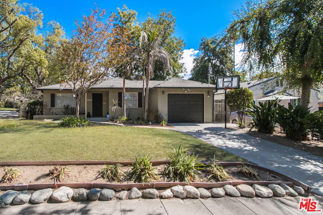 Attached, Backyard, Exterior, Facade, Ranch