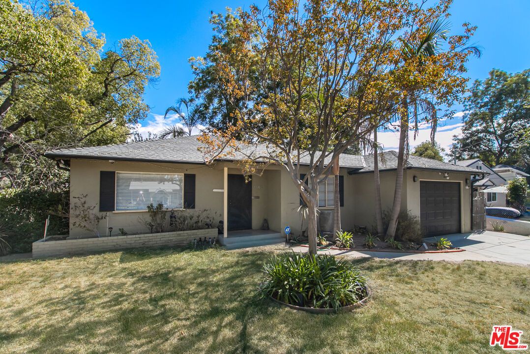 Attached, Backyard, Exterior, Facade, Ranch