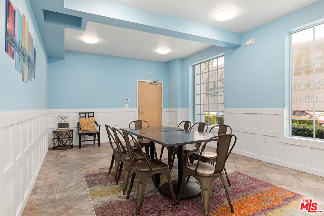 Dining room, Interior, Recessed Lighting