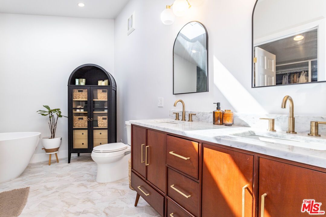 Bathroom, Dual Sink Vanities, Free Standing Baths, Interior, Marble, Recessed Lighting