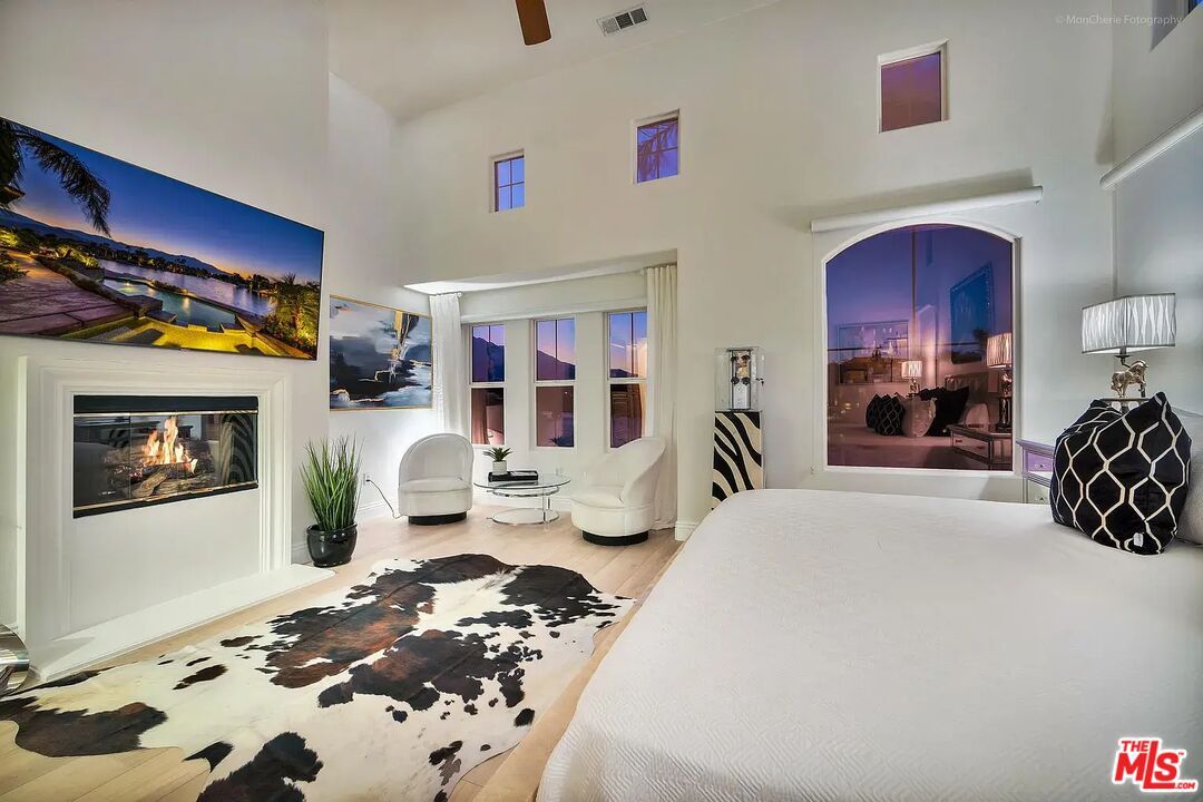 Bedroom, Fireplace, Interior, Wood Texture Flooring