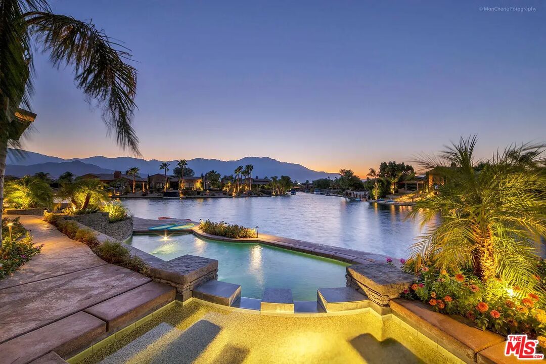 Exterior, Pool, Water