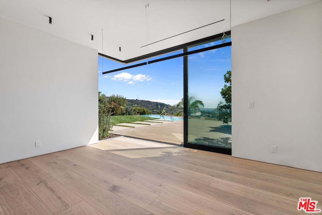 Interior, Pendant Lights, Wood Texture Flooring