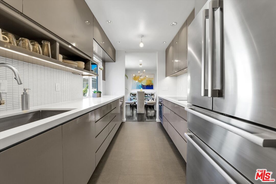 Dining room, Interior, Kitchen, Recessed Lighting, Stainless Steel Appliances