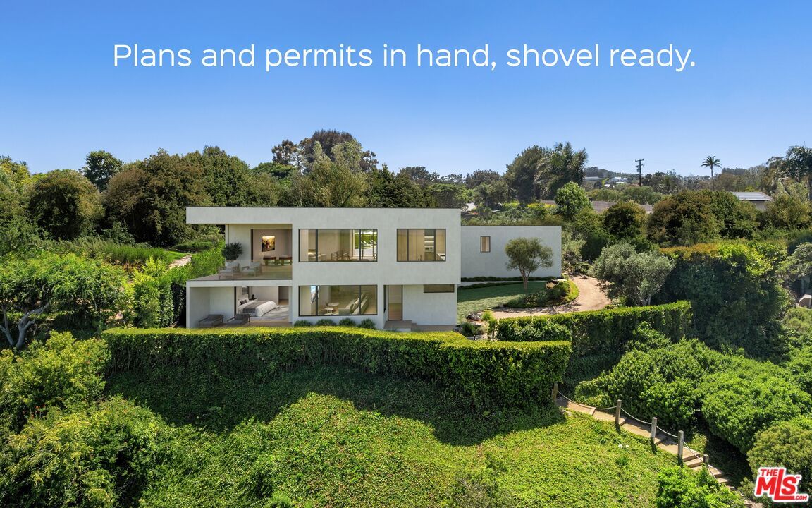 Backyard, Exterior, Facade, Modern