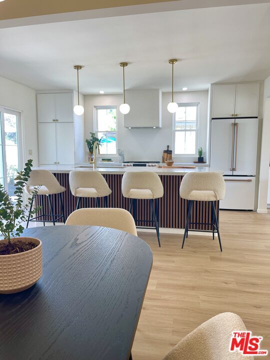 Interior, Kitchen, Pendant Lights, Wood Texture Flooring