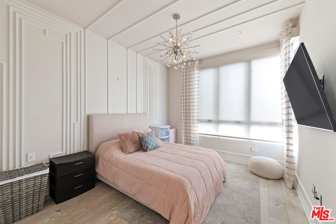 Bedroom, Interior, Pendant Lights, Recessed Lighting, Wood Texture Flooring