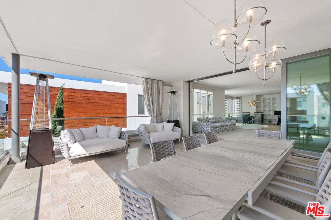 Dining room, Interior, Living room, Pendant Lights