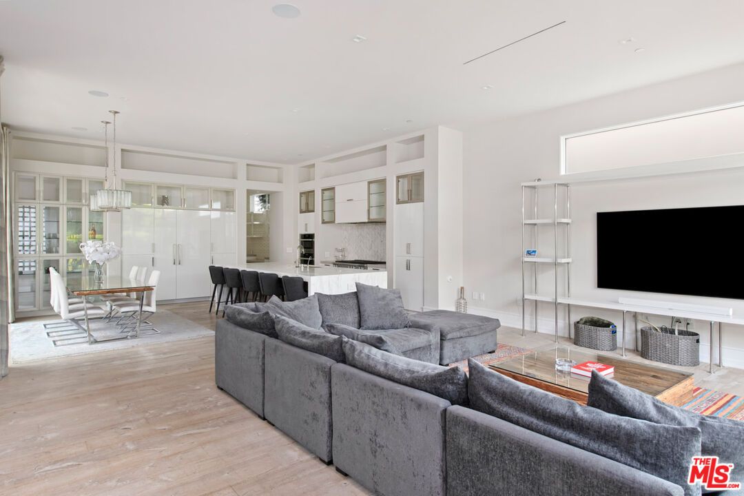 Dining room, Interior, Kitchen, Living room, Pendant Lights, Recessed Lighting, Wood Texture Flooring