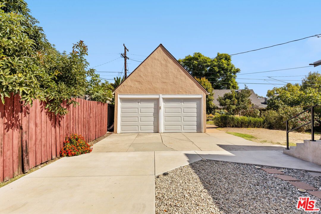 Backyard, Detached Garage, Exterior