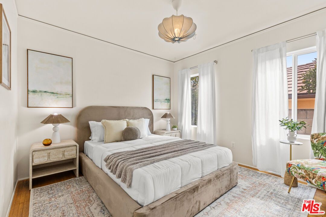 Bedroom, Interior, Pendant Lights, Wood Texture Flooring