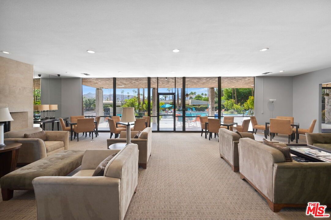 Dining room, Interior, Living room, Recessed Lighting