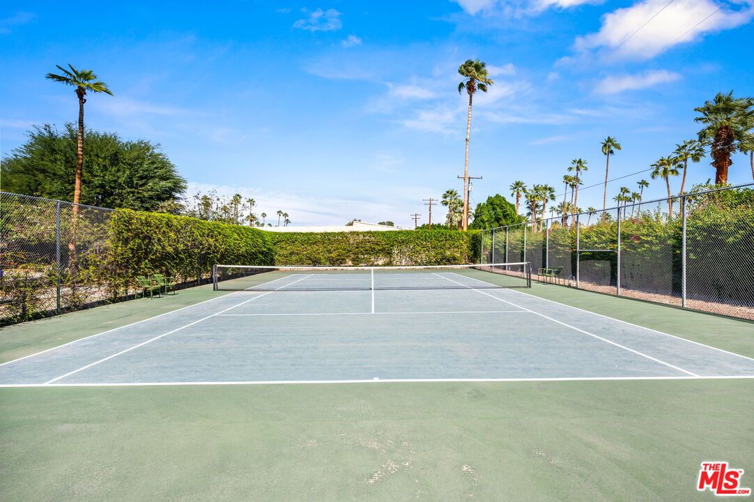 Exterior, Tennis Courts