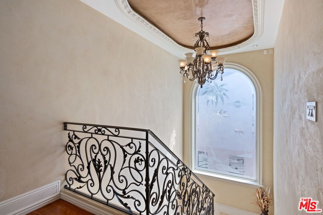 Chandelier, Interior