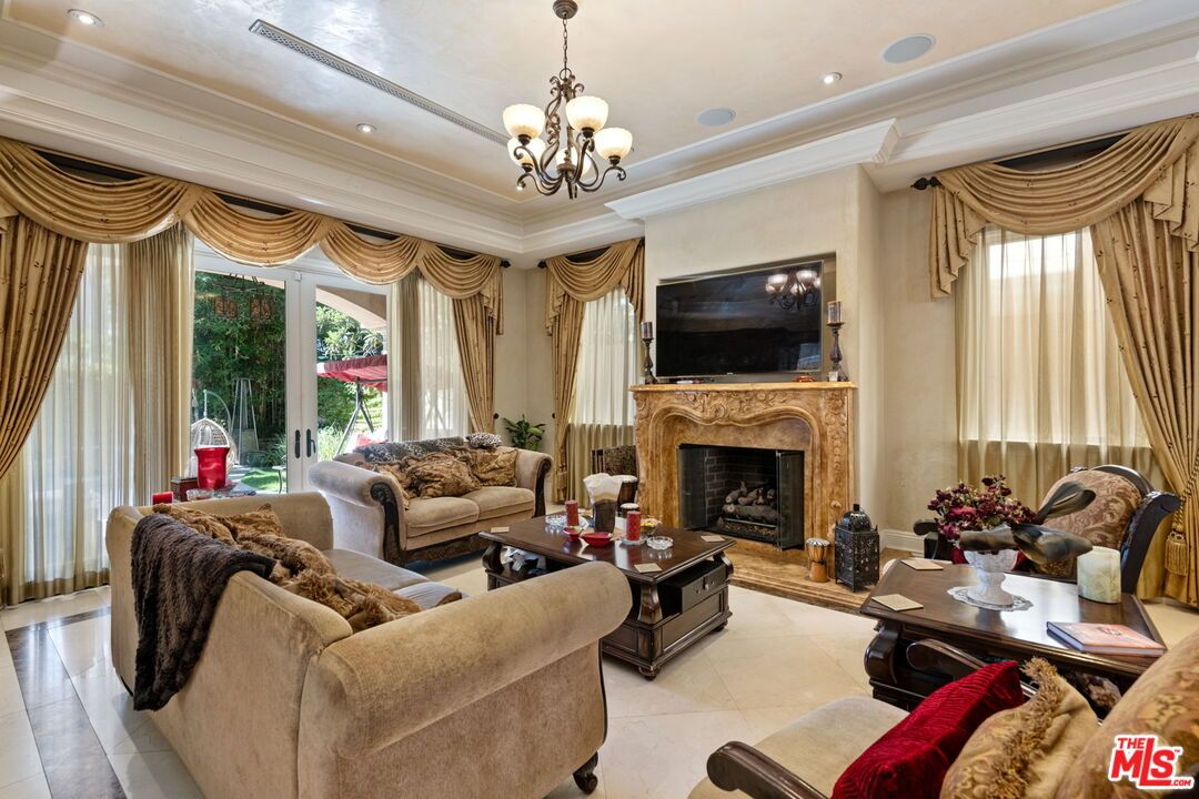 Chandelier, Fireplace, Interior, Living room, Recessed Lighting