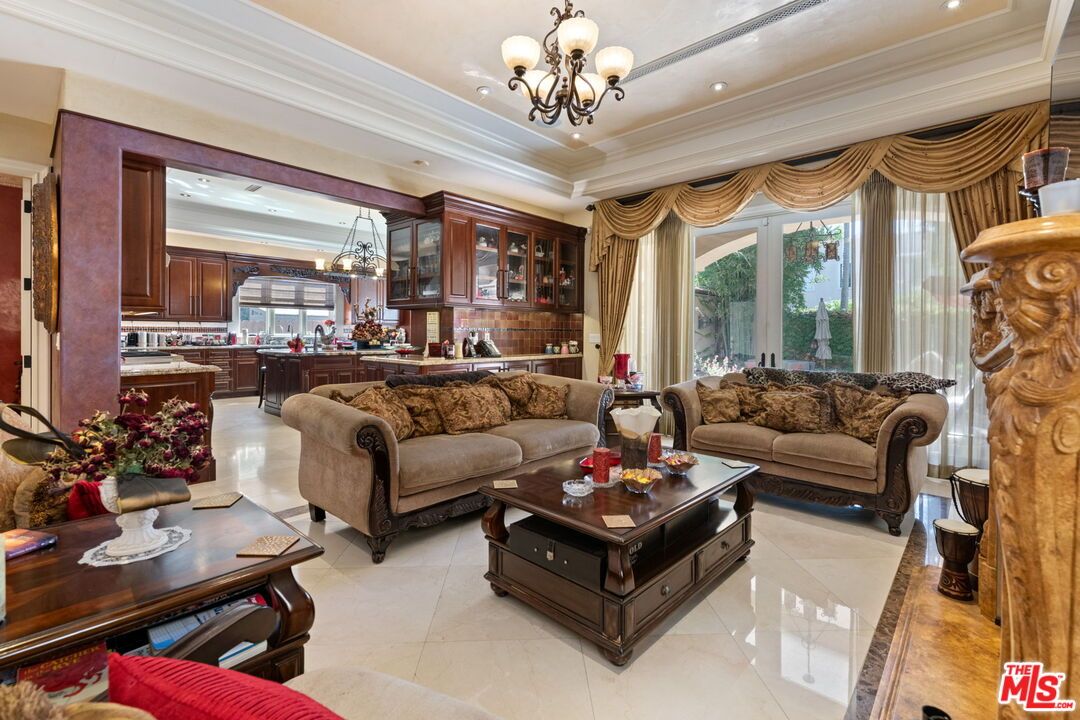 Chandelier, Dining room, Interior, Kitchen, Living room, Recessed Lighting