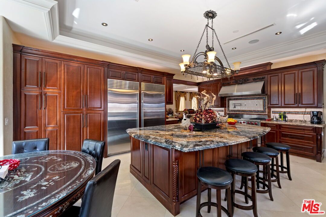 Chandelier, Dining room, Interior, Kitchen, Recessed Lighting, Stainless Steel Appliances