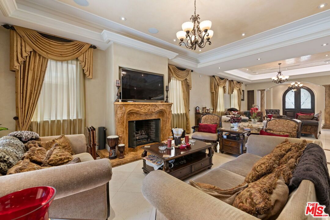 Chandelier, Fireplace, Interior, Living room, Recessed Lighting