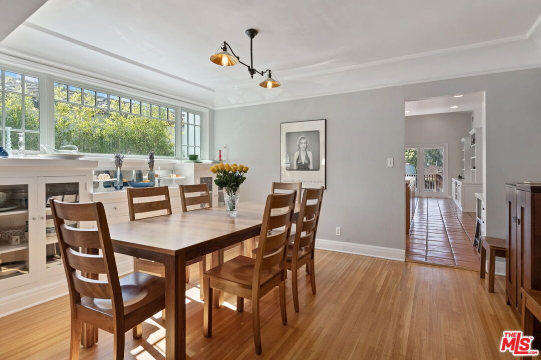 Dining room, Interior, Pendant Lights, Recessed Lighting, Wood Texture Flooring