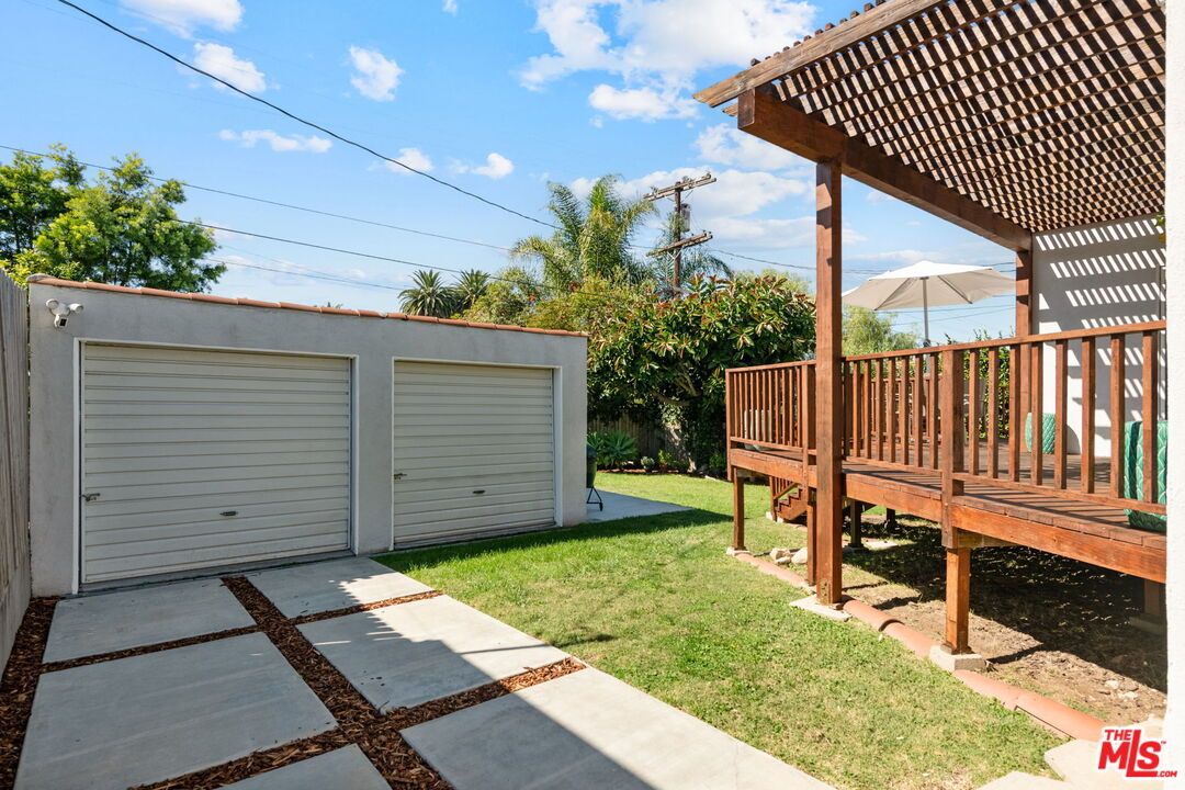 Backyard, Detached Garage, Exterior