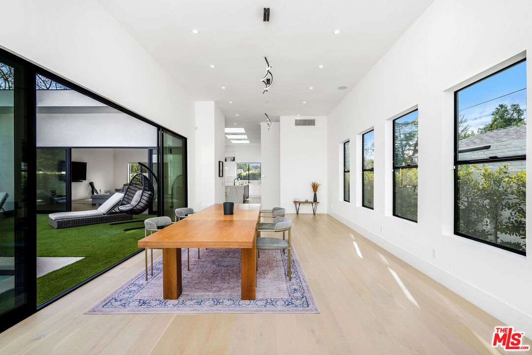 Dining room, Interior, Recessed Lighting, Wood Texture Flooring