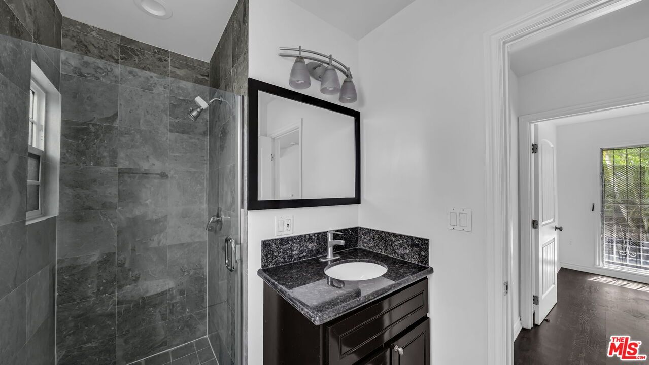 Bathroom, Interior, Recessed Lighting, Wood Texture Flooring