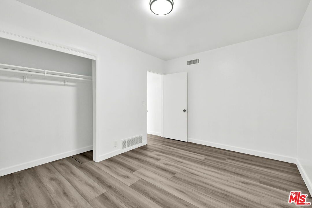 Empty room, Interior, Walk-in Closets, Wood Texture Flooring