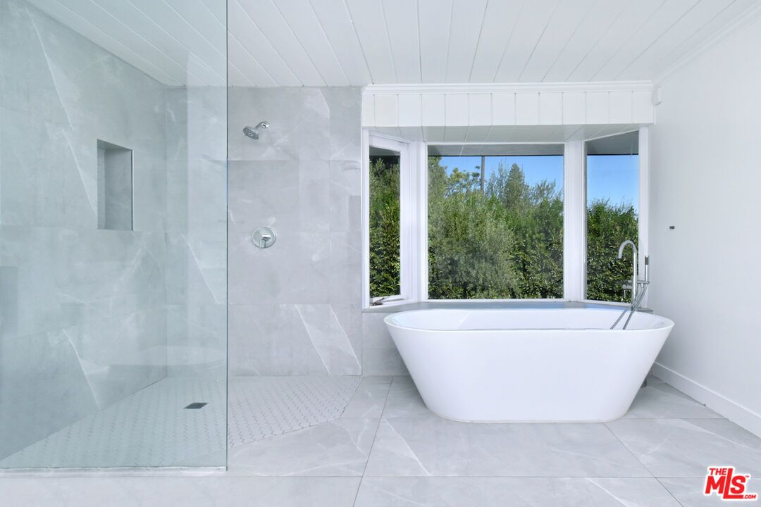 Bathroom, Free Standing Baths, Glass Shower, Interior