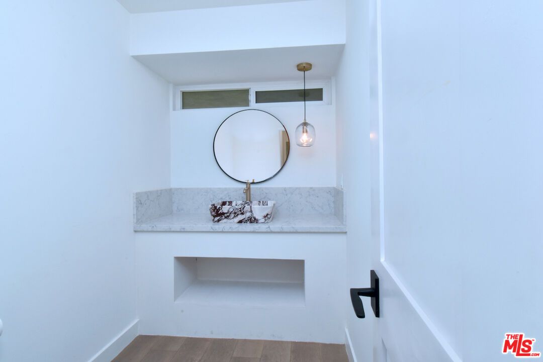 Bathroom, Interior, Pendant Lights, Wood Texture Flooring