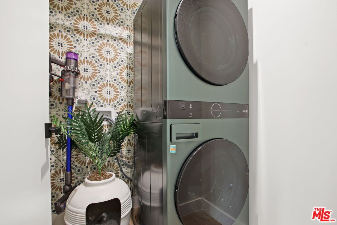 Interior, Utility Closets, Washer