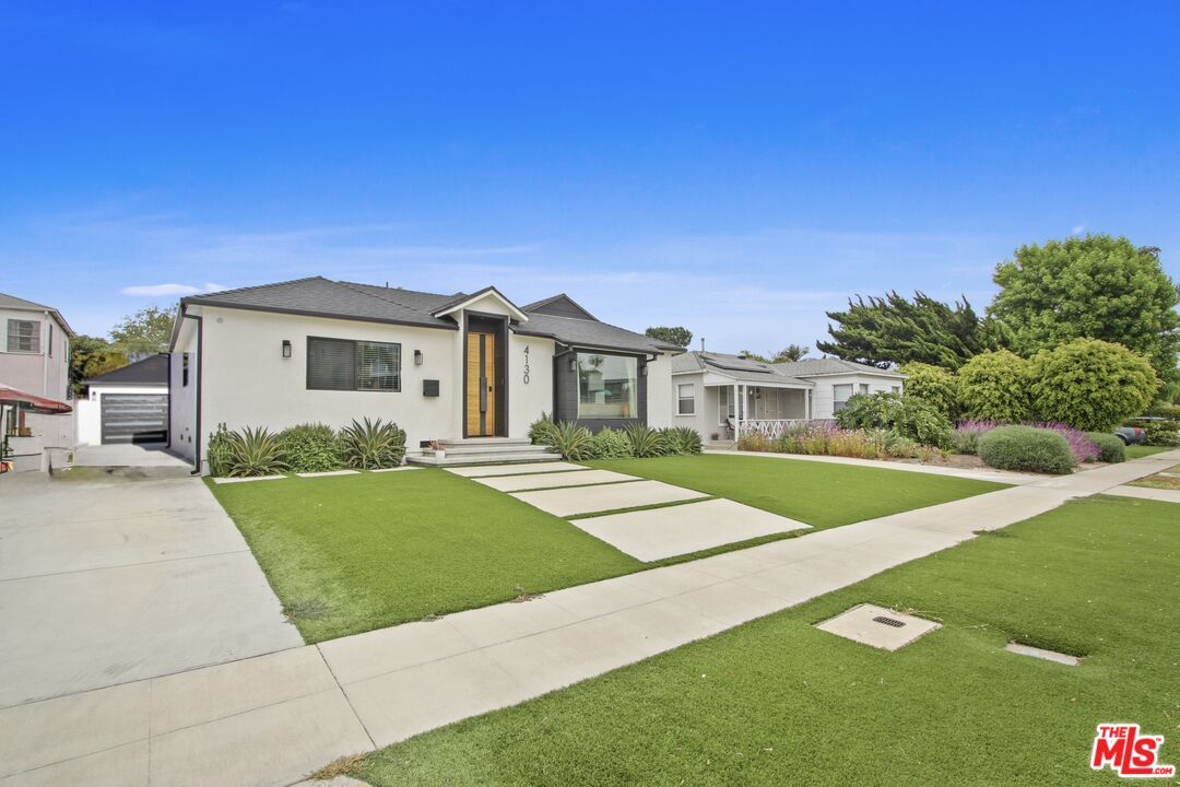 Backyard, Exterior, Facade, Ranch