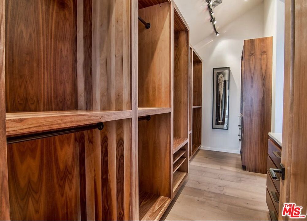 Interior, Walk-in Closets, Wood Texture Flooring