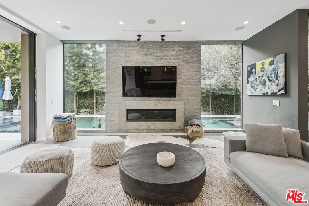 Fireplace, Interior, Living room, Recessed Lighting