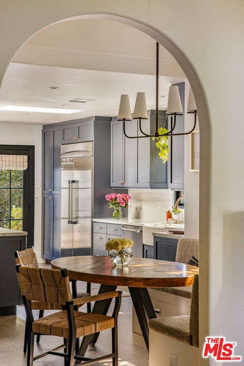 Chandelier, Dining room, Interior, Kitchen, Stainless Steel Appliances