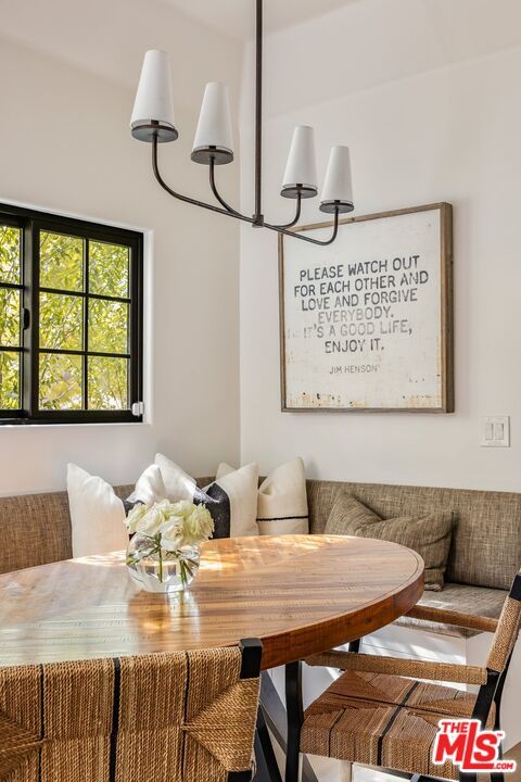 Chandelier, Dining room, Interior