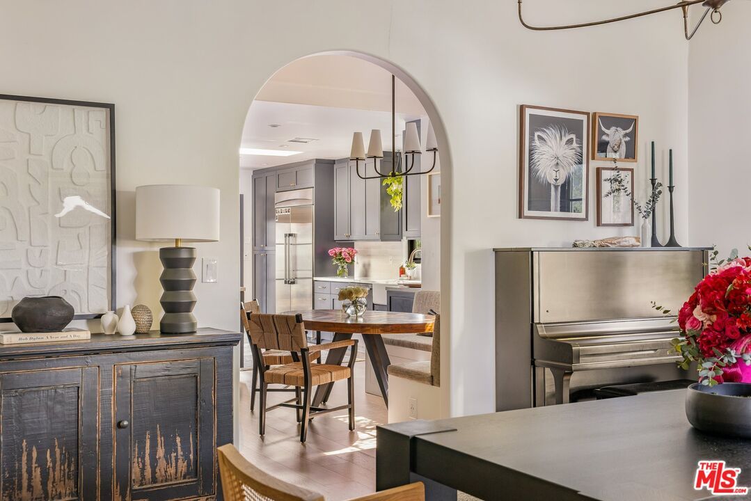 Dining room, Interior, Kitchen, Stainless Steel Appliances