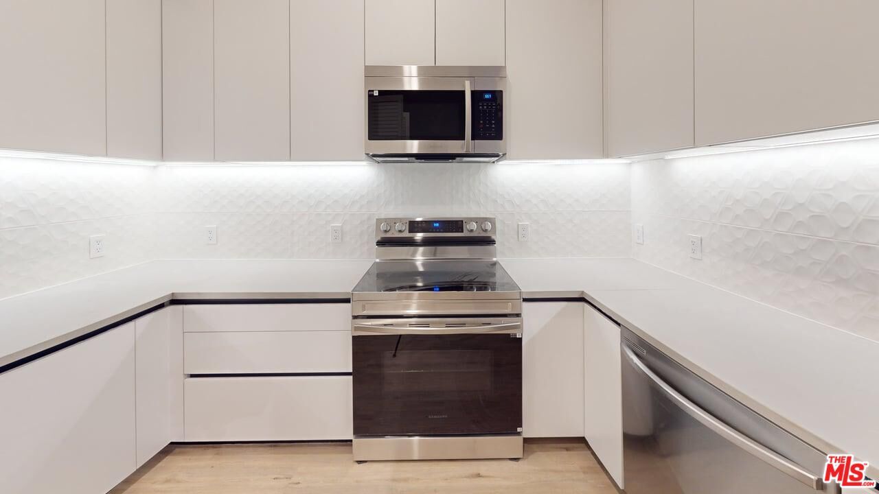 Interior, Kitchen, Stainless Steel Appliances, Wood Texture Flooring