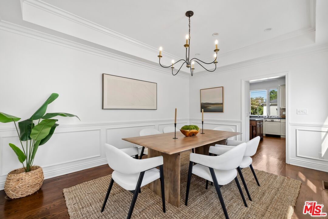 Chandelier, Dining room, Interior, Wood Texture Flooring