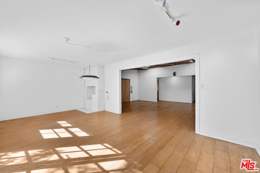 Empty room, Interior, Pendant Lights, Wood Texture Flooring