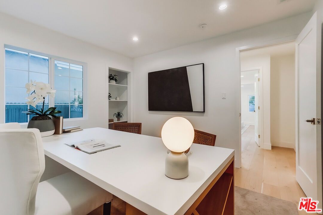 Home Office, Interior, Recessed Lighting, Wood Texture Flooring