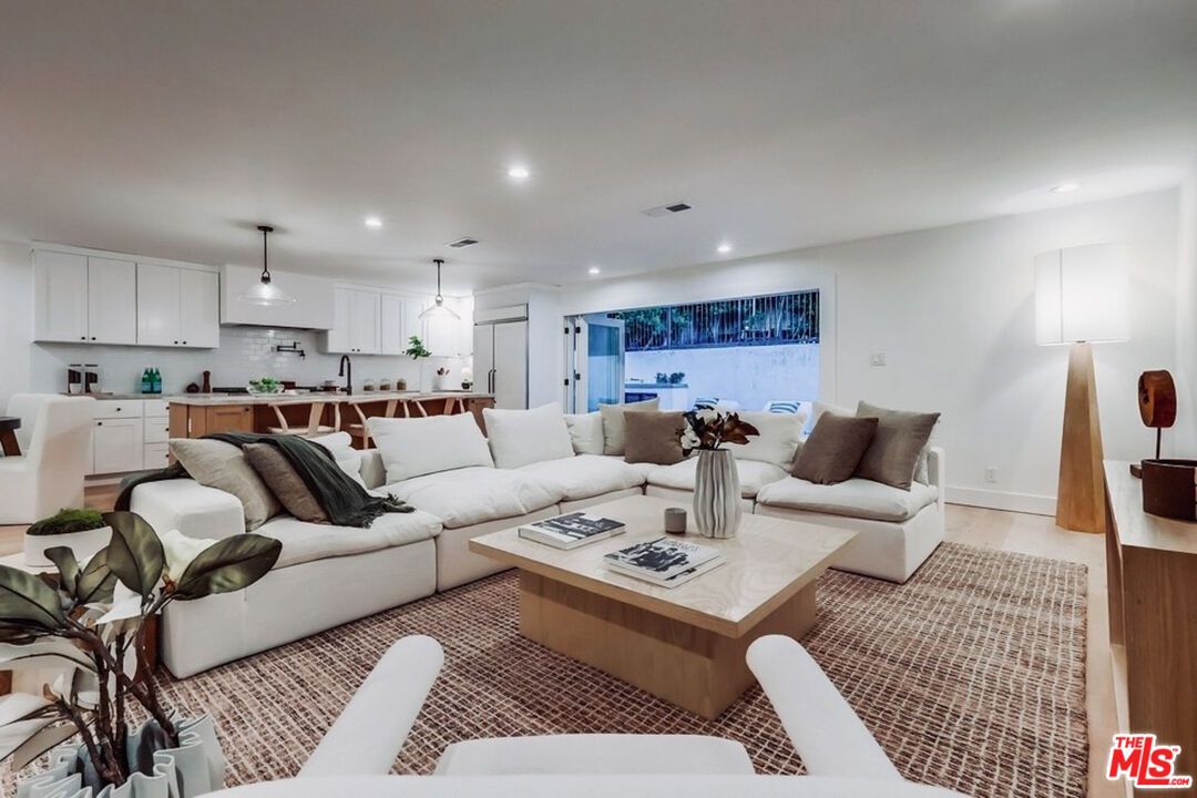 Interior, Kitchen, Living room, Pendant Lights, Recessed Lighting